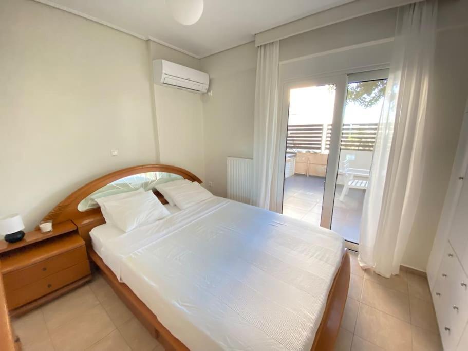 Cozy 2 Room Apartment With Garden Near Athens Air-Port Artémida Eksteriør bilde