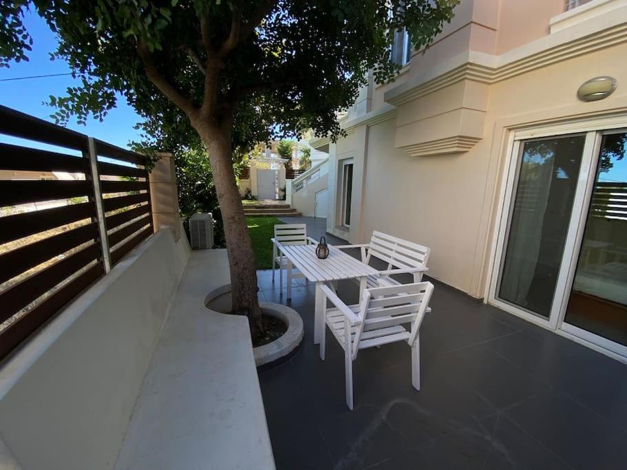 Cozy 2 Room Apartment With Garden Near Athens Air-Port Artémida Eksteriør bilde